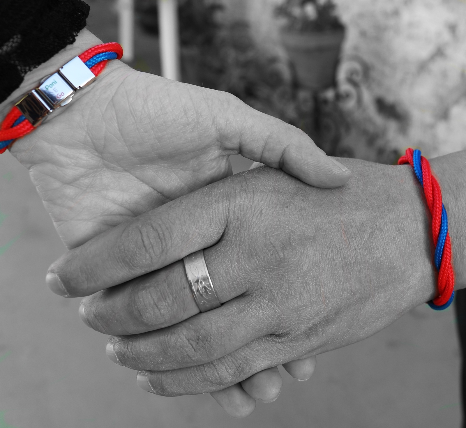 bracciale rosso blu cagliari poni e go